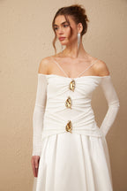 Nadine beyaz omuzdan açık panelli maxi elbise