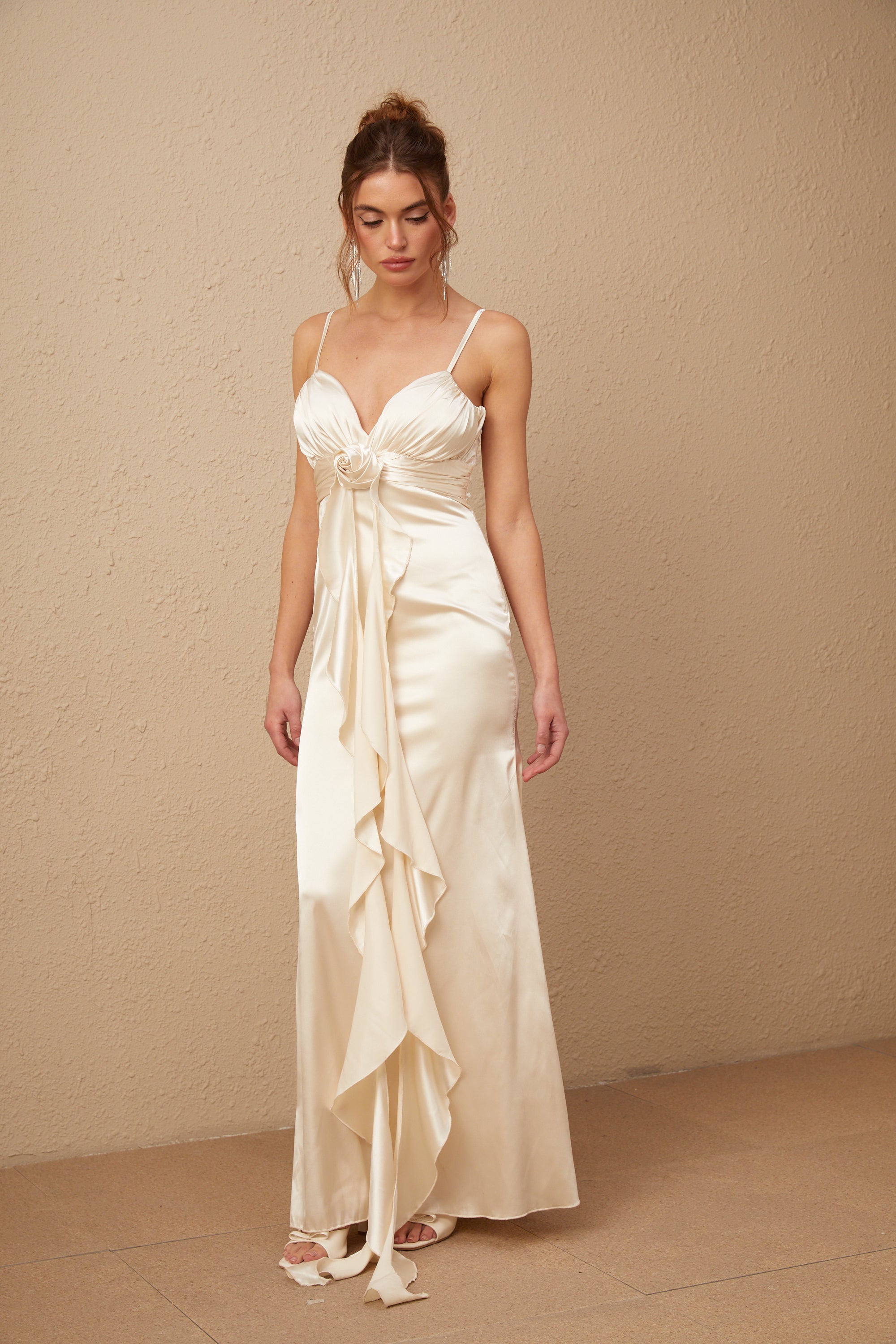 Filomena Çiçek Aplikeli Korseli Saten Maxi Elbise