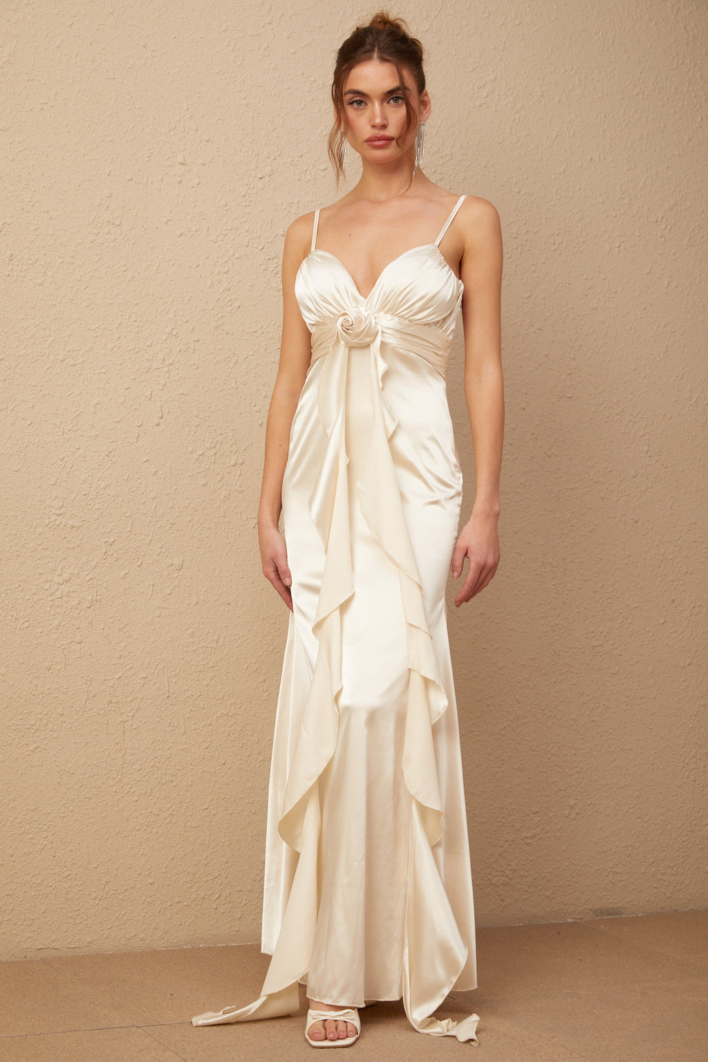 Filomena Çiçek Aplikeli Korseli Saten Maxi Elbise