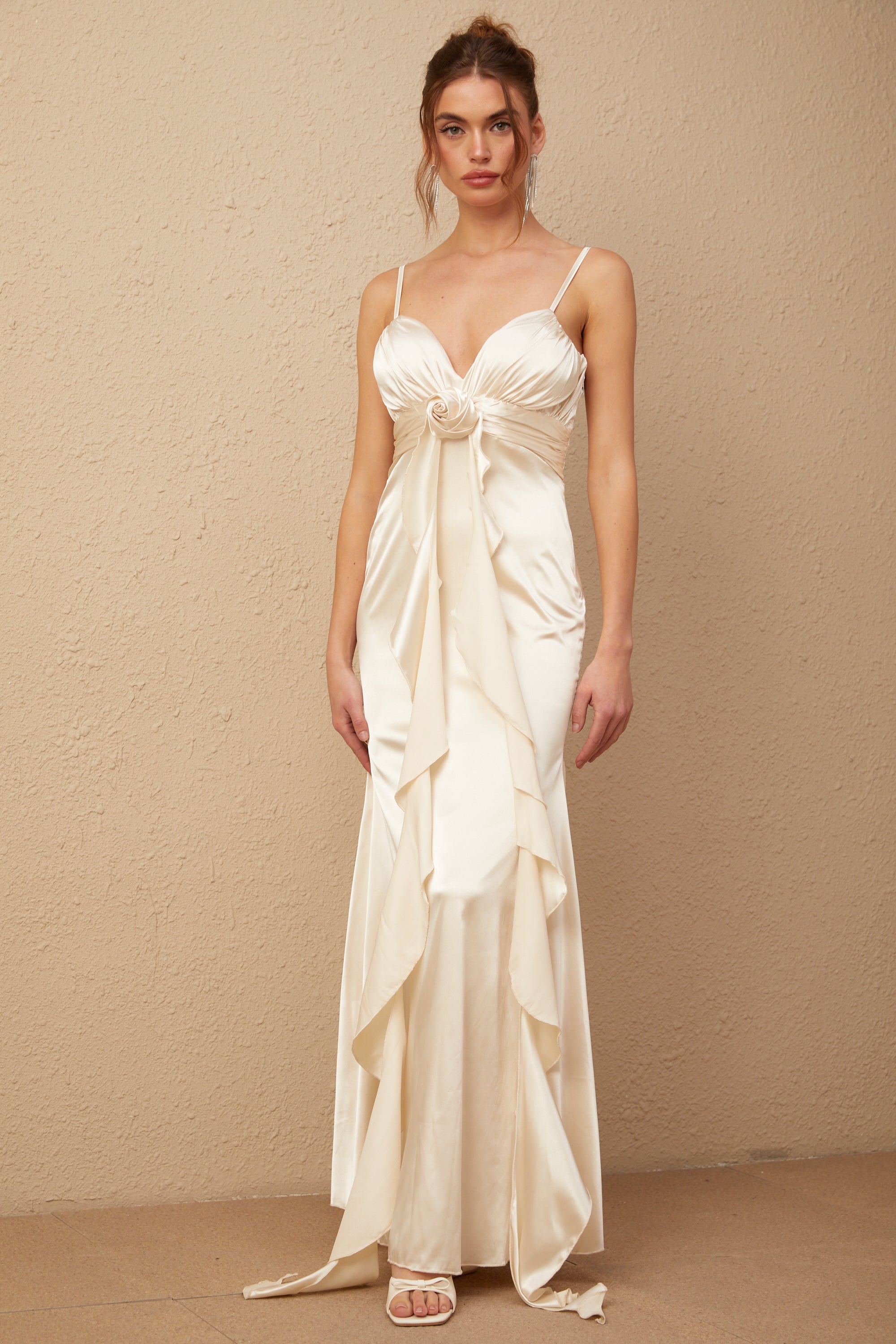 Filomena Çiçek Aplikeli Korseli Saten Maxi Elbise