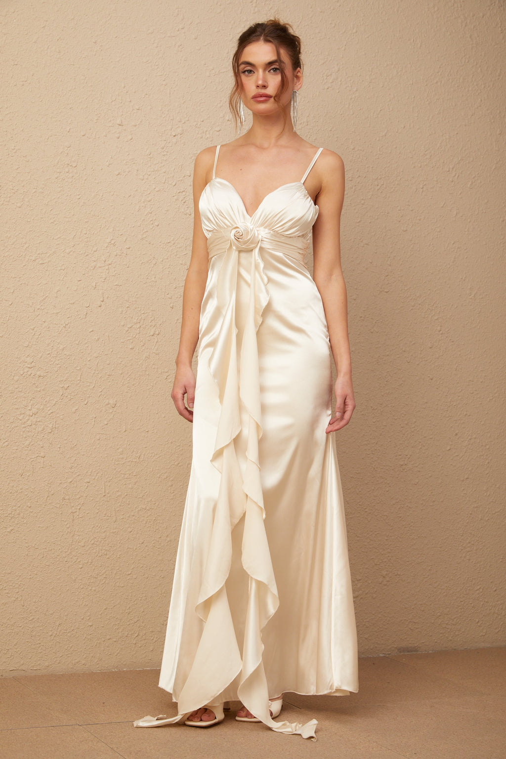 Filomena Çiçek Aplikeli Korseli Saten Maxi Elbise