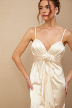 Filomena Çiçek Aplikeli Korseli Saten Maxi Elbise