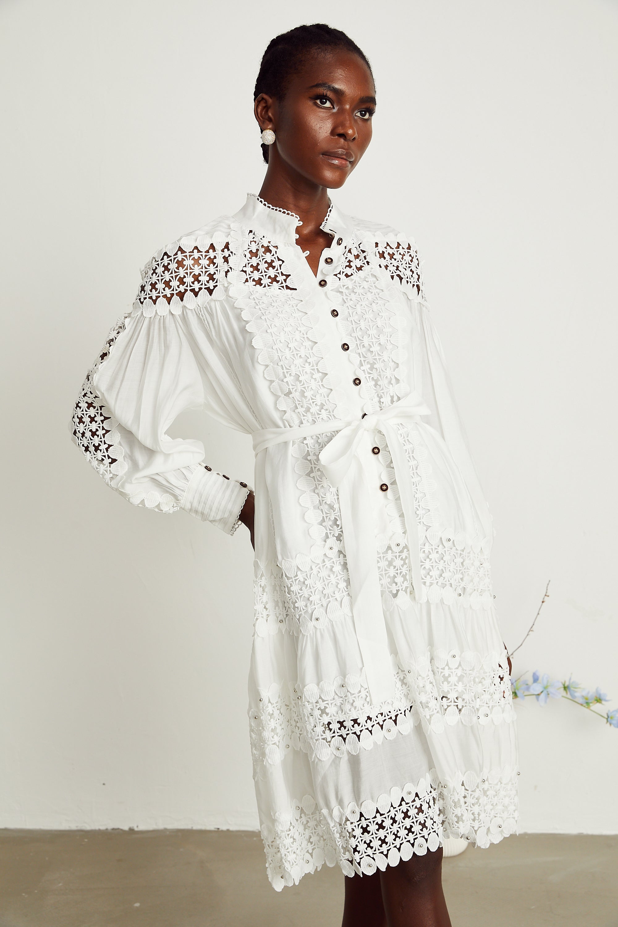 Gabriela dekolteli mini elbise