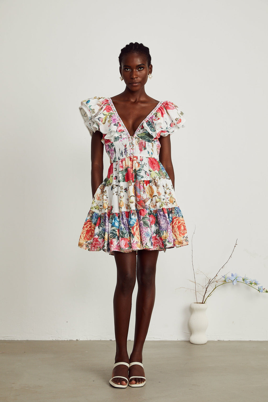 Saige fırfırlı mini elbise