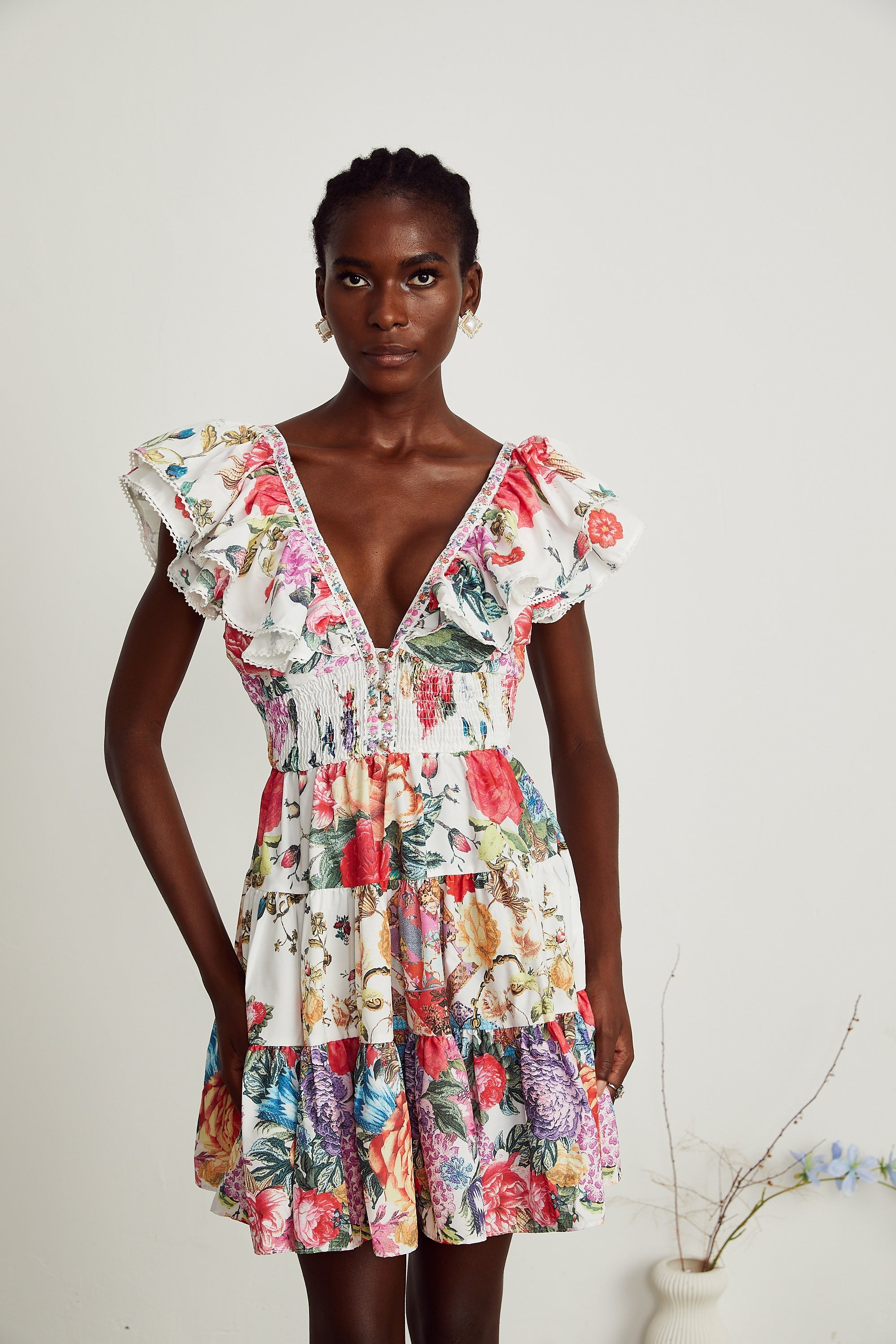 Saige fırfırlı mini elbise