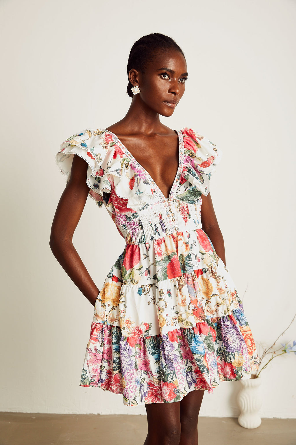 Saige fırfırlı mini elbise