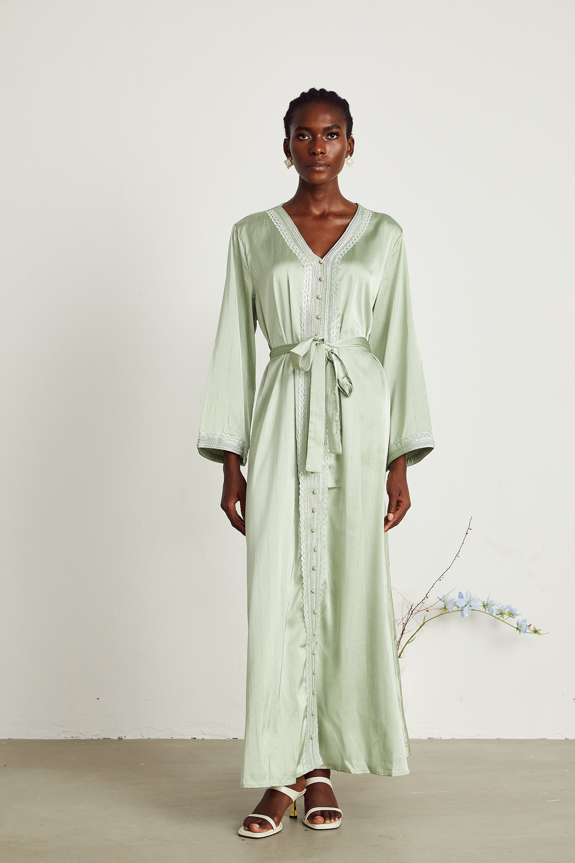 Véronique süslemeli maksi elbise