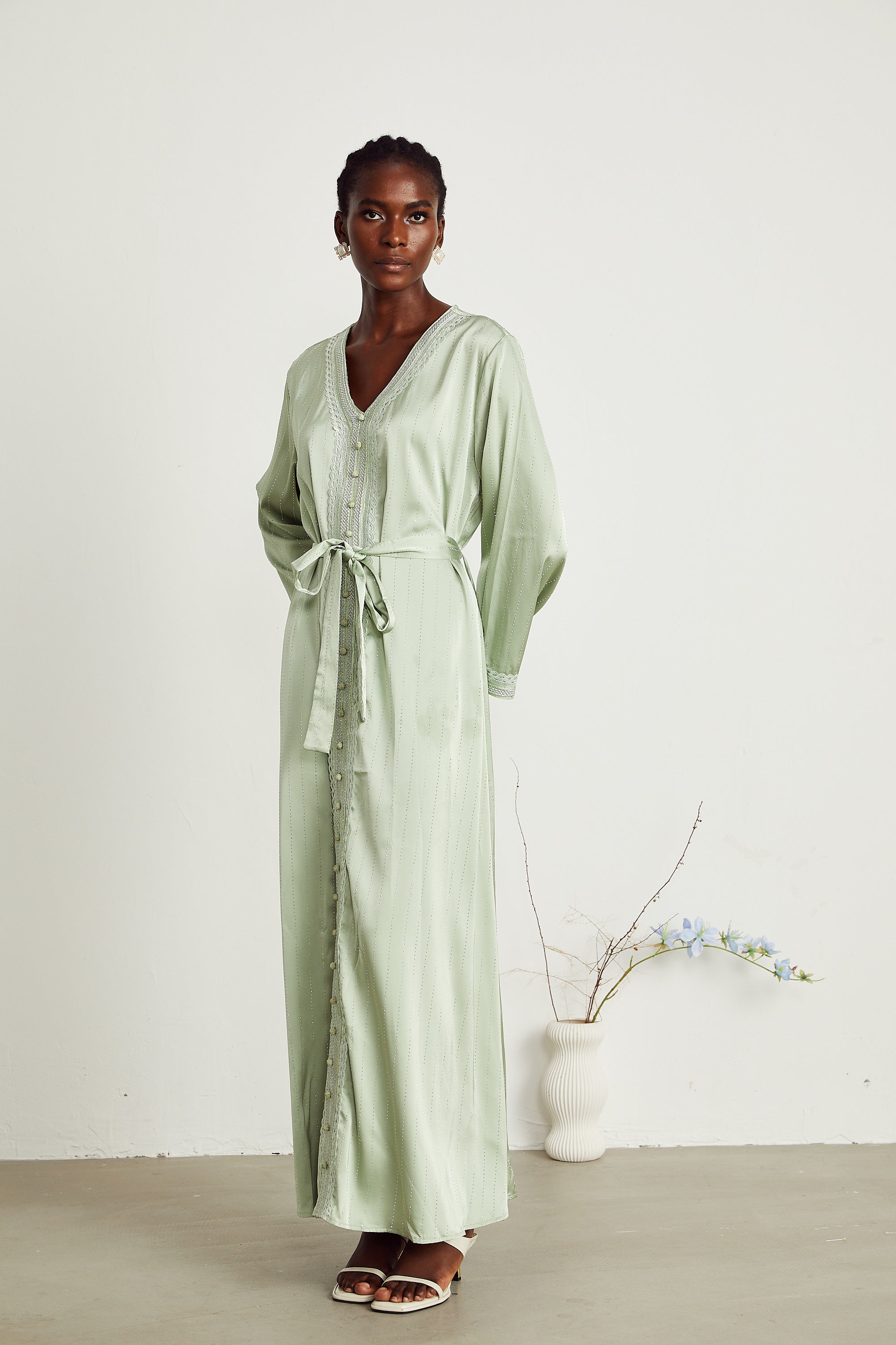 Véronique süslemeli maksi elbise