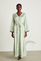 Véronique süslemeli maksi elbise