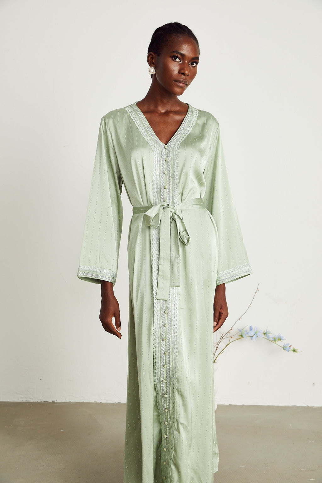 Véronique süslemeli maksi elbise