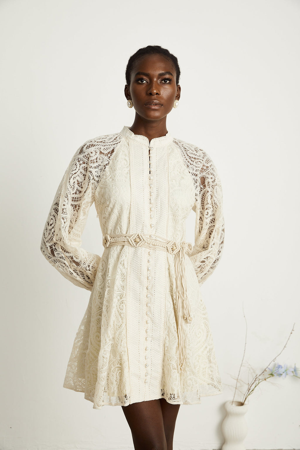 Püskül Kemerli Yarı Transparan Dantel Mini Elbise