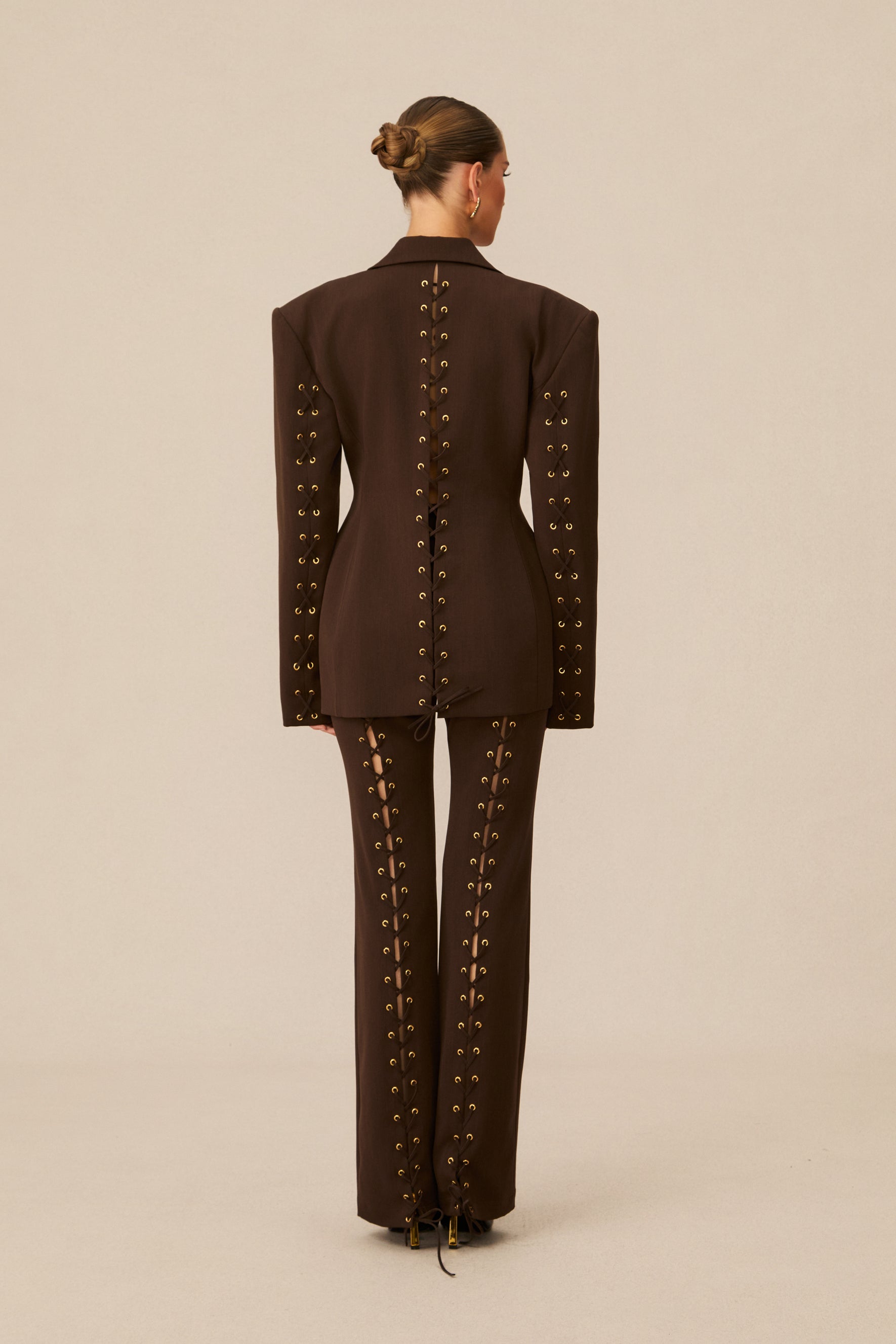 Dantel Bağlamalı Geniş Omuzlu Blazer ve Pantolon Seti