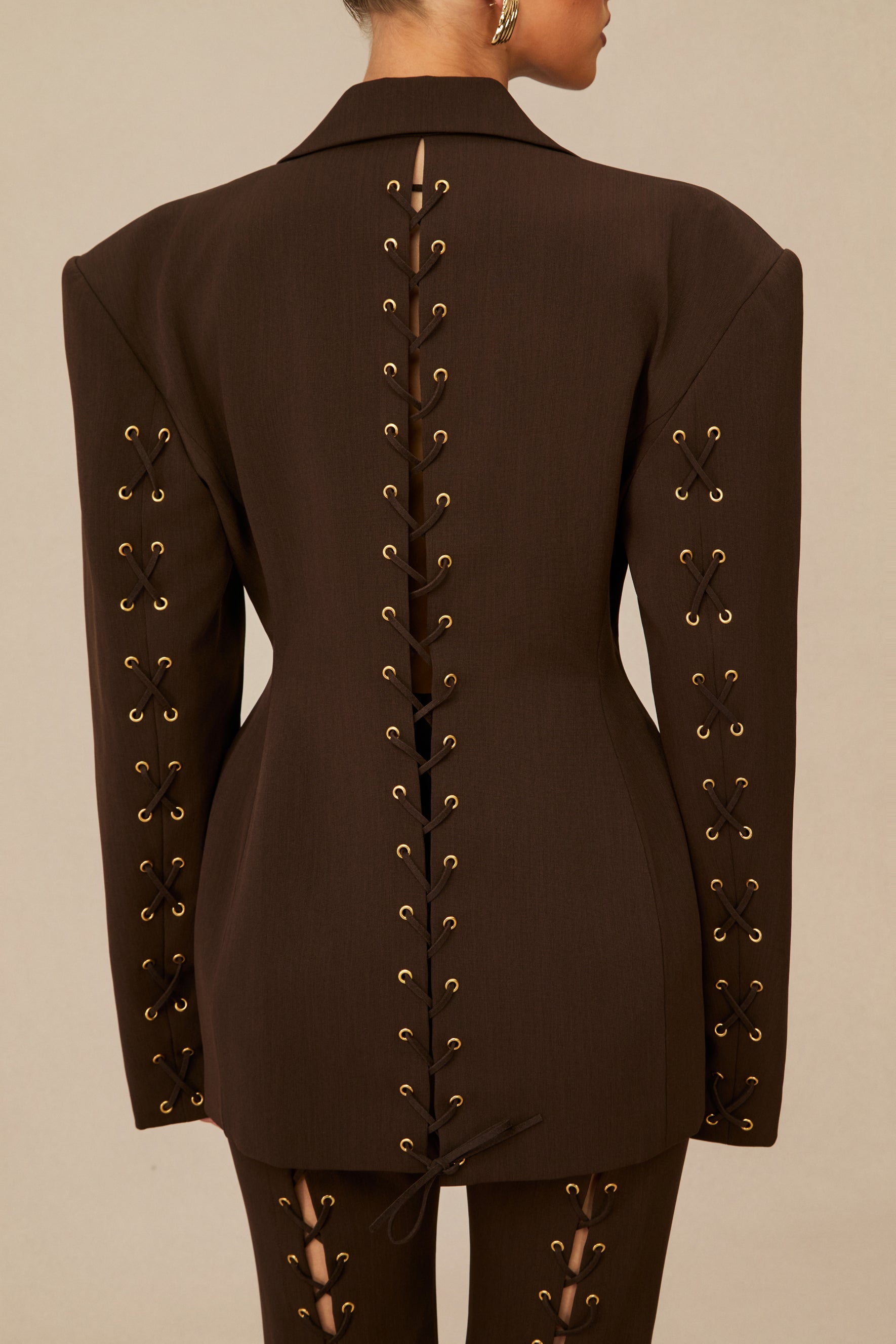 Dantel Bağlamalı Geniş Omuzlu Blazer ve Pantolon Seti