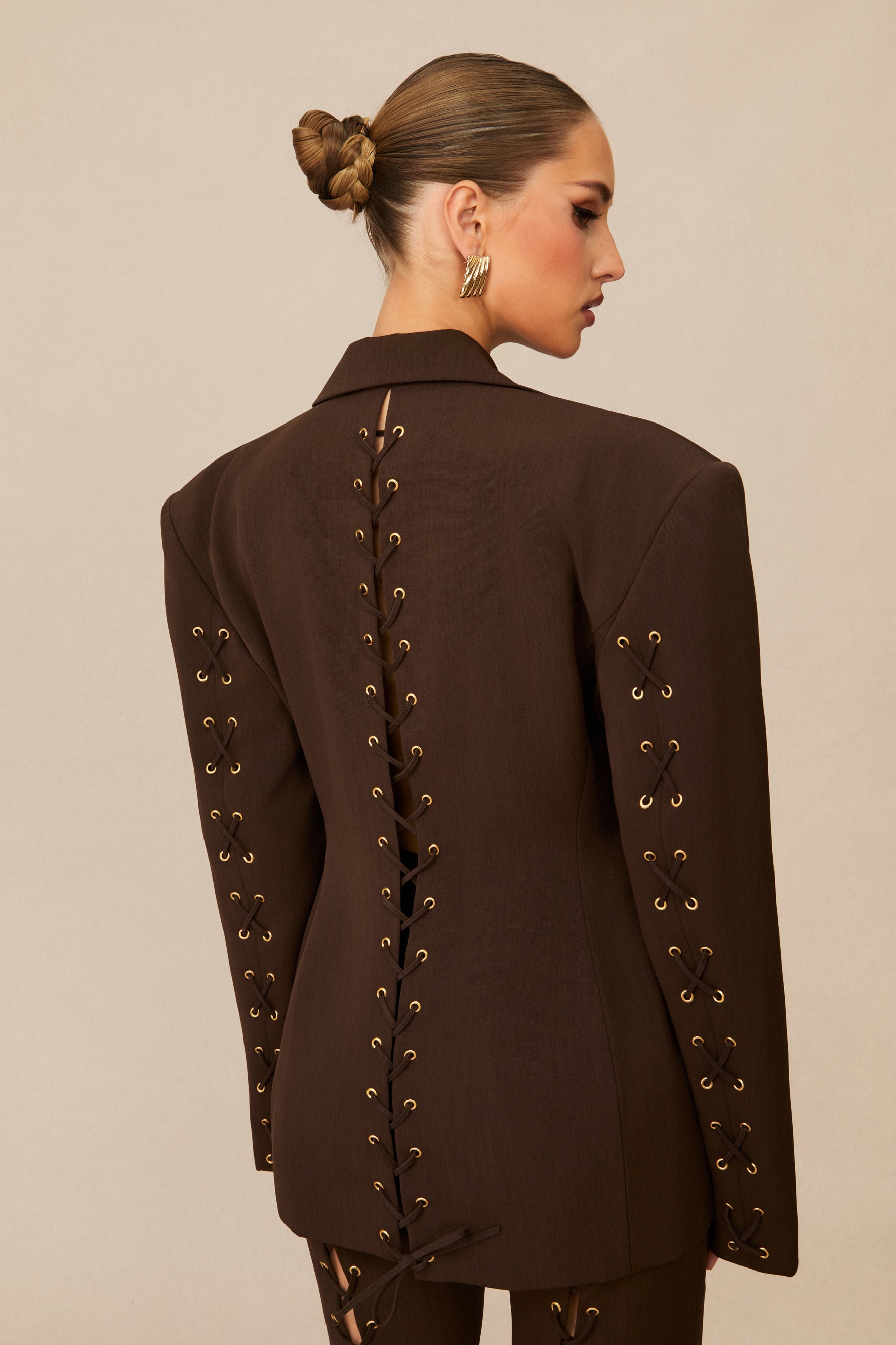 Dantel Bağlamalı Geniş Omuzlu Blazer ve Pantolon Seti