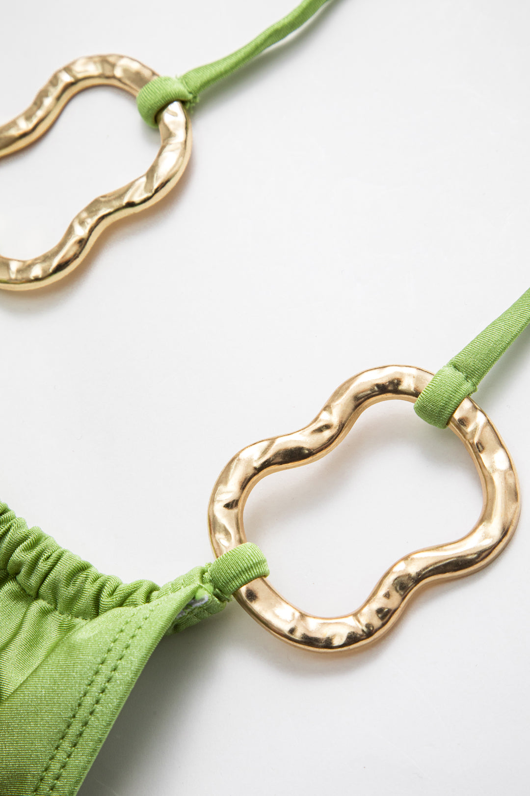 Metalik Büzgülü Bağlamalı Sırt Dekolteli Bikini Takımı