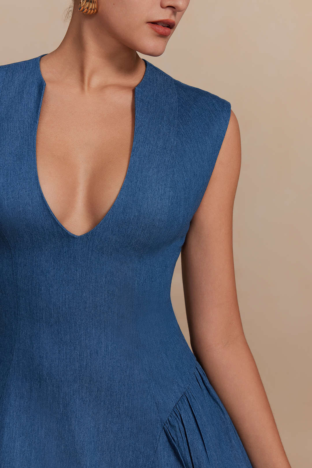 Düz Dantelli V Yaka Denim Elbise