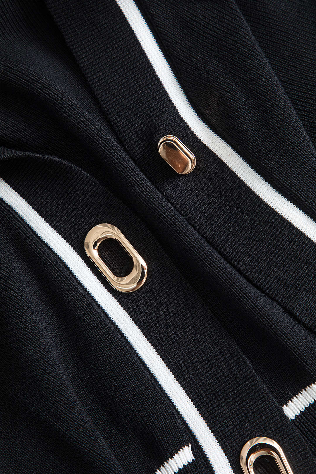 Örgü Renk Bloklu Düğmeli Yelek