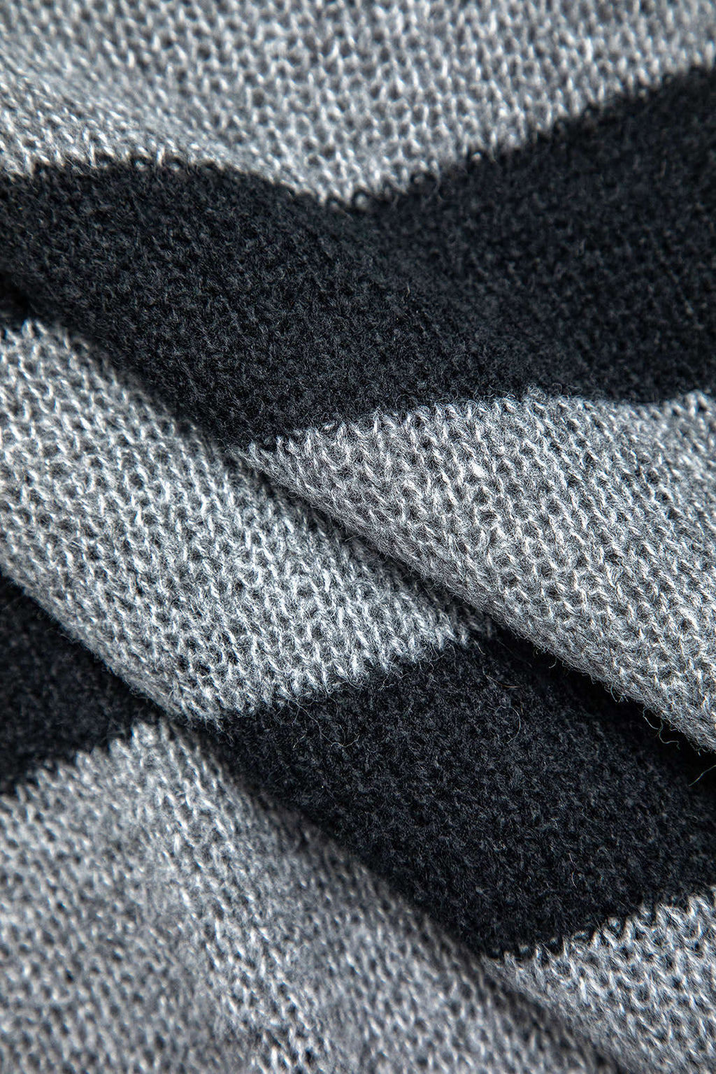 Kontrast Uzun Kollu Yuvarlak Yaka Açık Örgü maksi Elbise