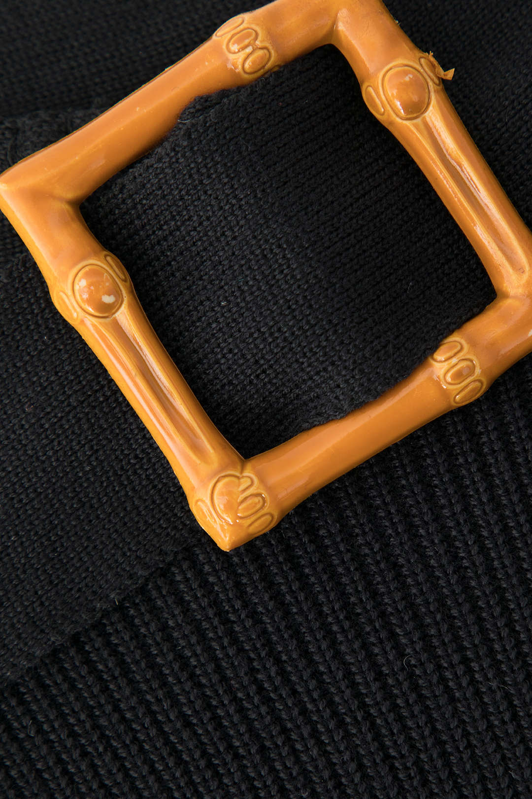 Sima Crop Top ve Tokalı Midi Etek Takım