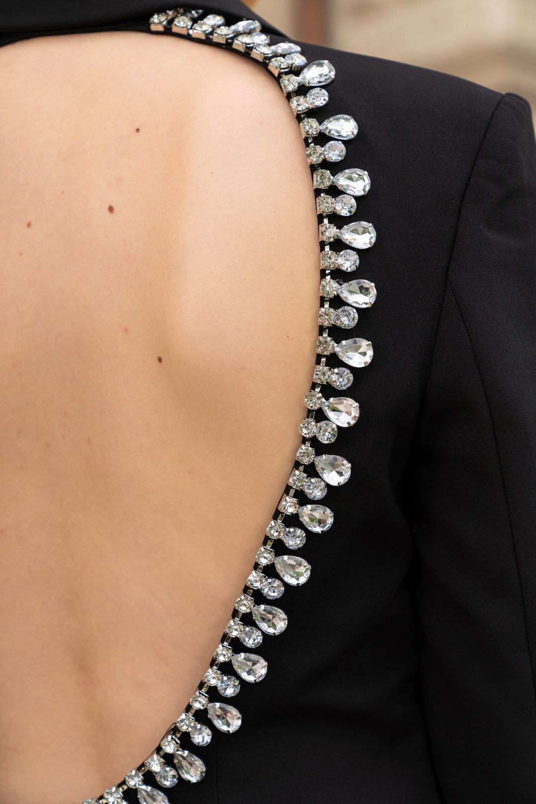 Sırt işlemeli blazer ceket