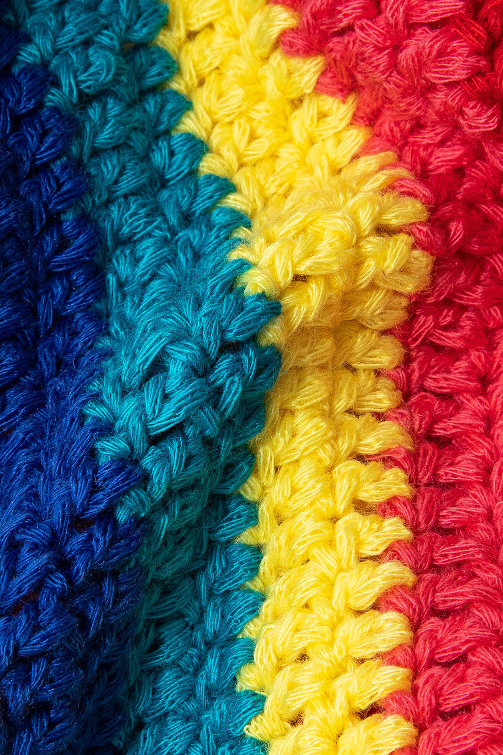 Gökkuşağı Desenli Şeritli Tığ İşi Bikini Takımı