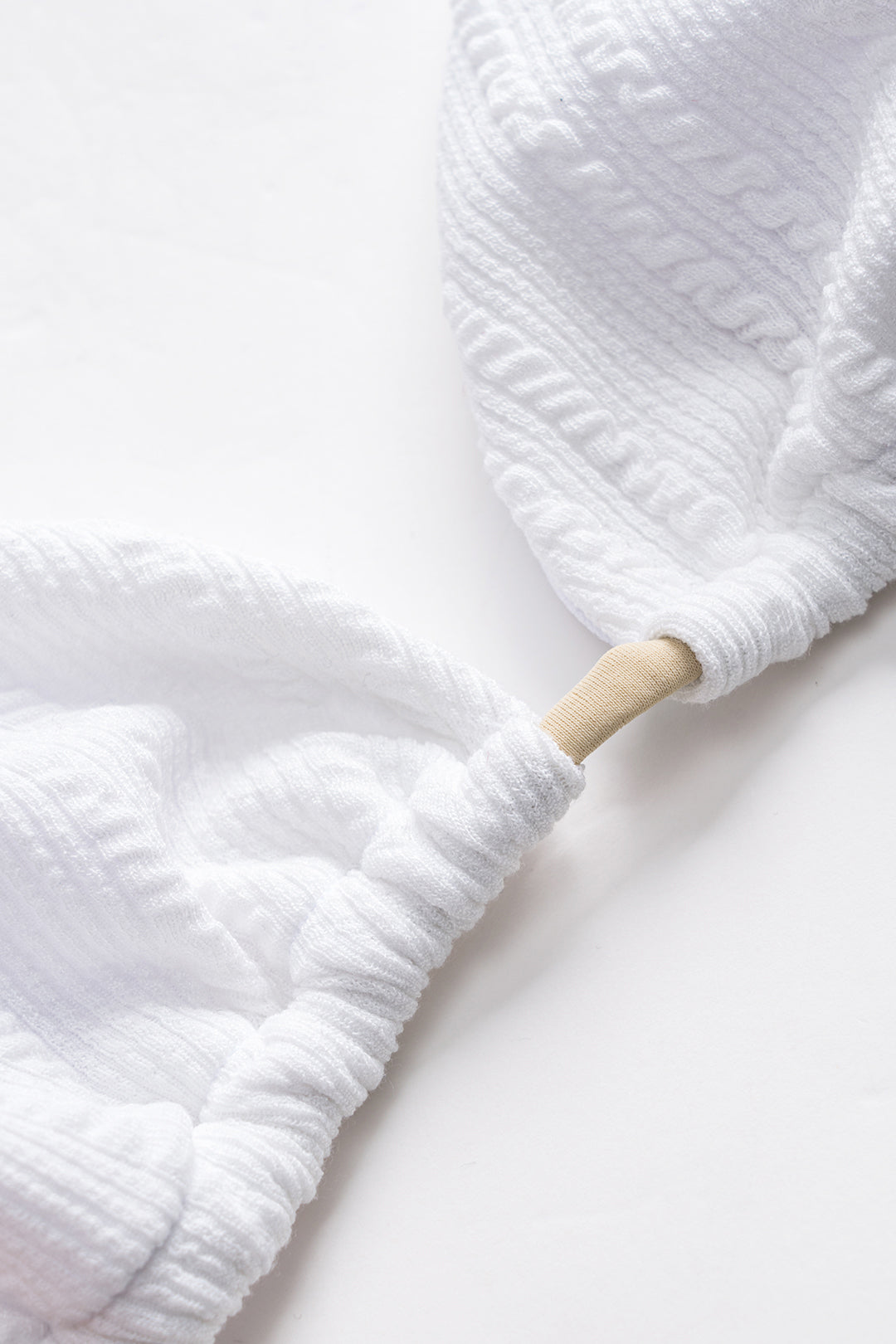 Kontrast Bağcıklı Sırtı Açık Bikini Takımı