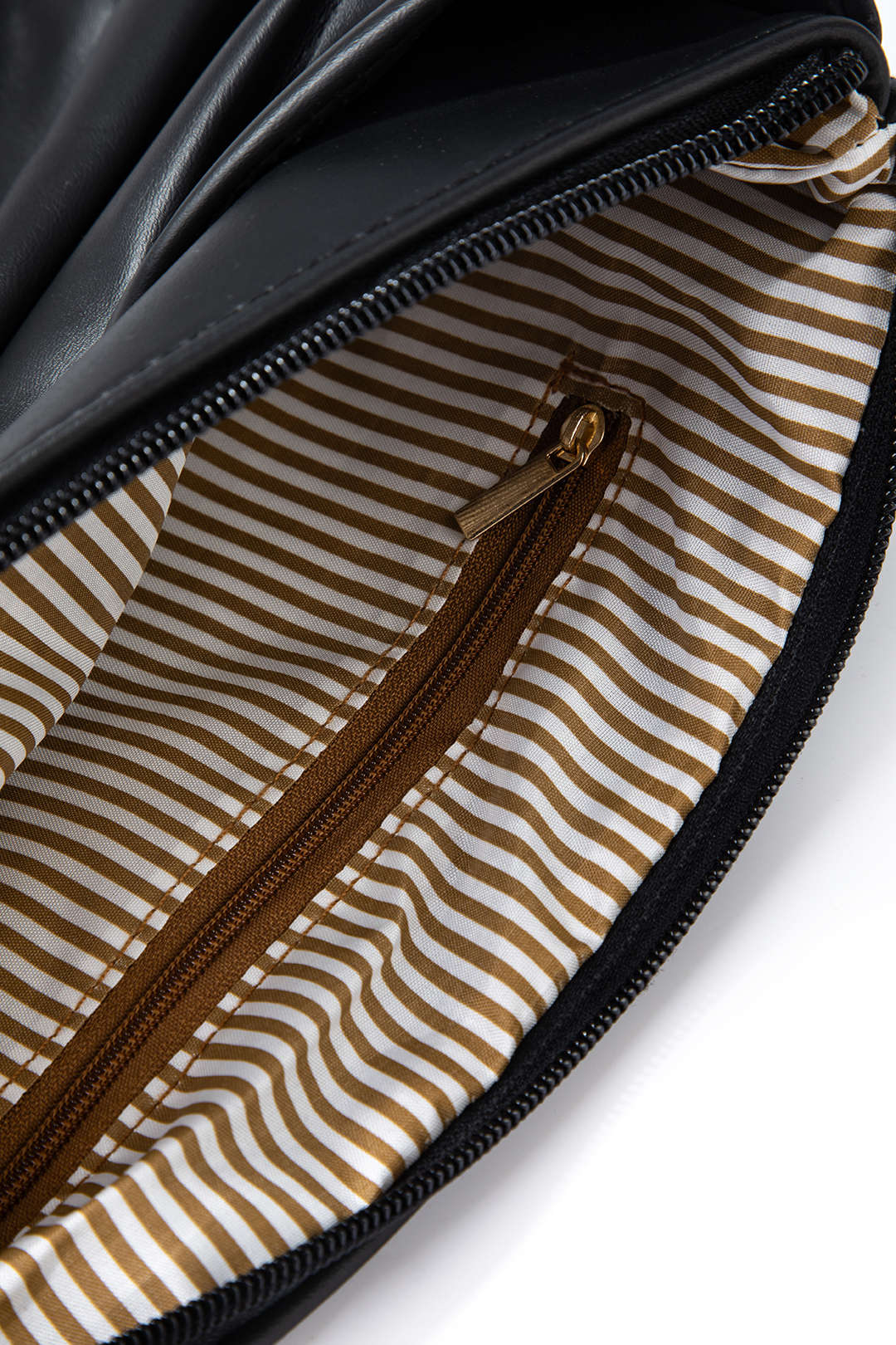 Loca Fiyonklu Çanta