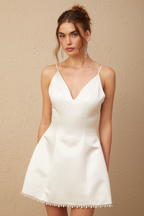 Mirella beyaz sahte inci süslemeli saten mini elbise