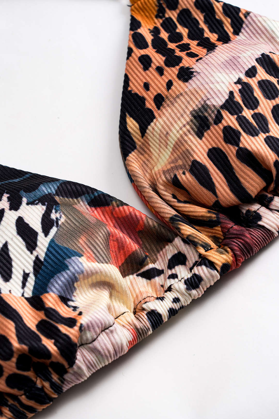 Leopar Desenli Bağcıklı Sırtı Açık Bikini Takımı