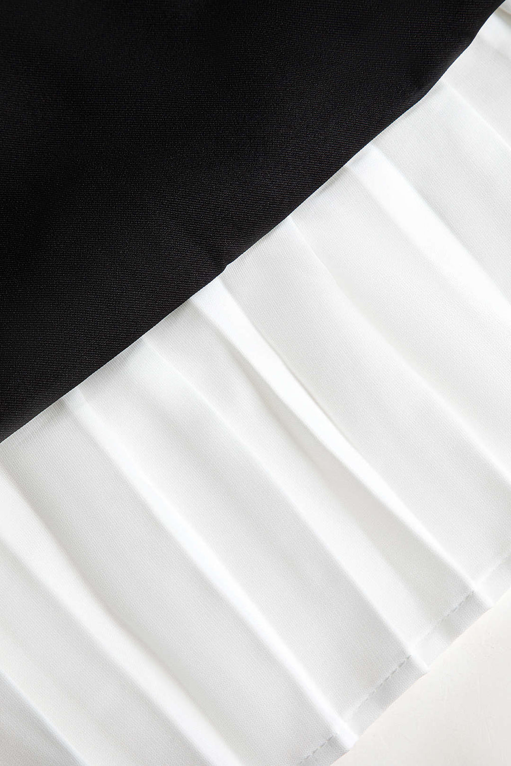 Pileli Patchwork Uzun Kollu V Yaka Mini Elbise