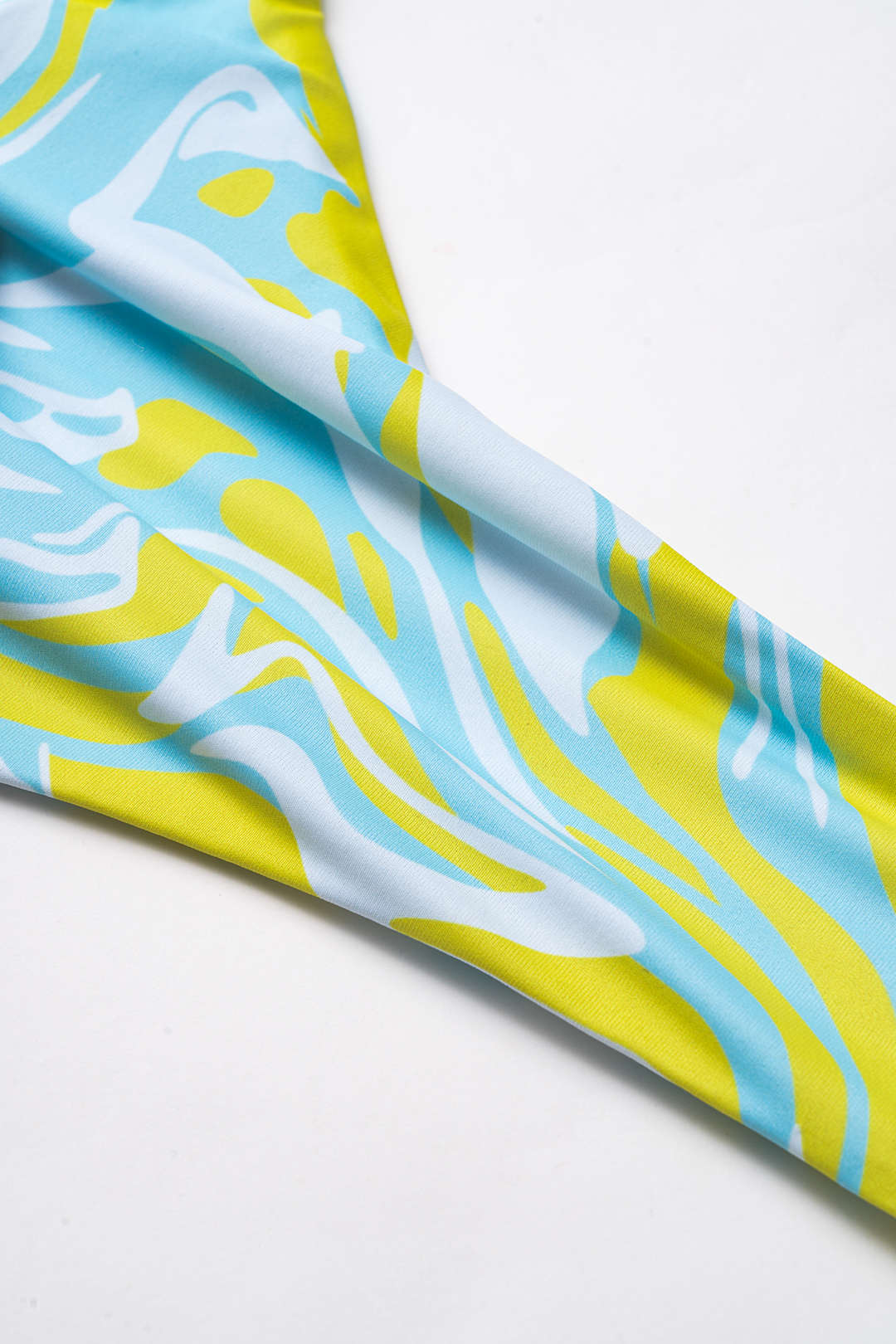 Kontrast Sırtı Açık Bikini ve Mayo Eteği Pareo Takım