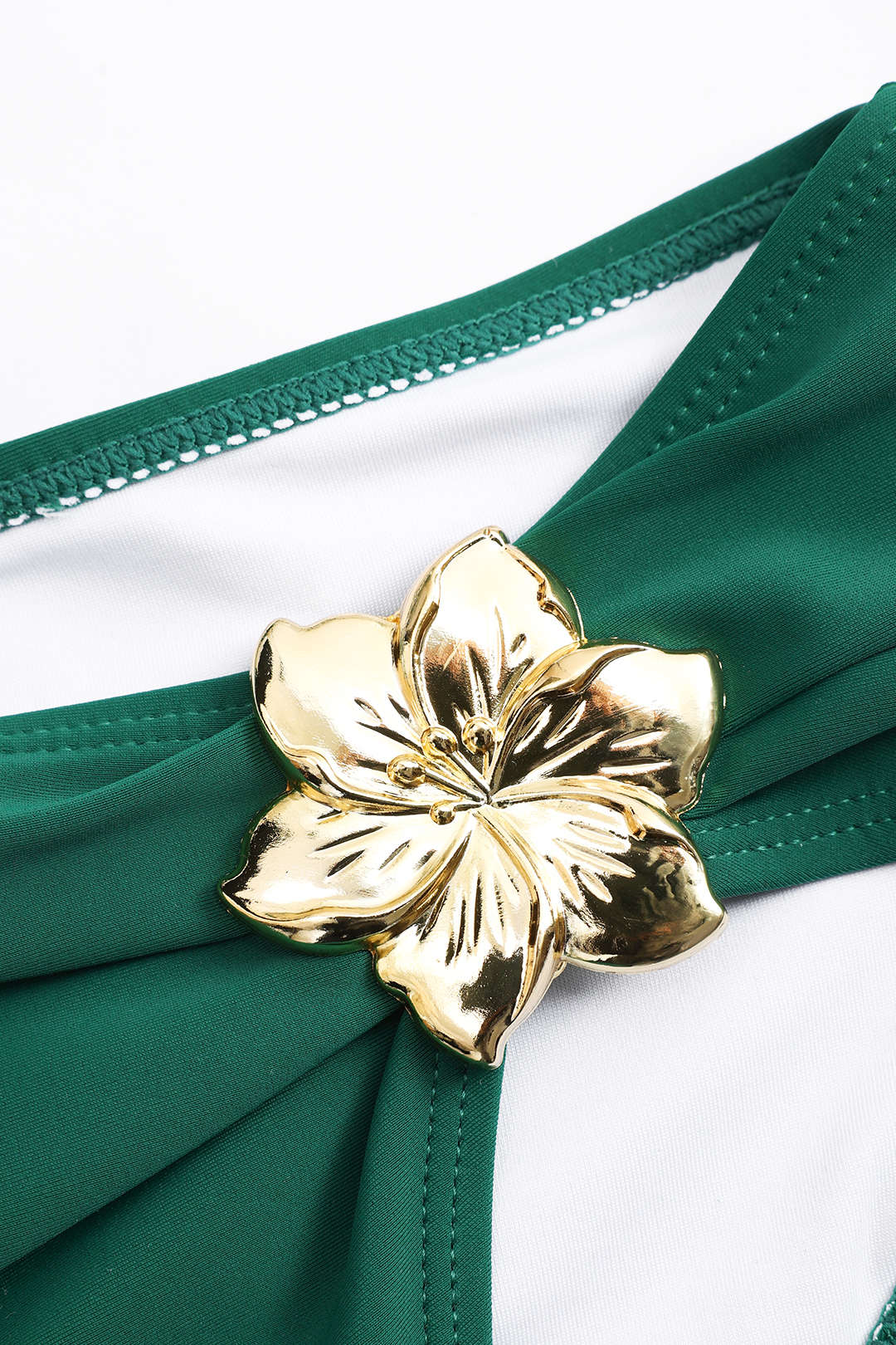 Metalik Dekorlu Büzgülü Bağlamalı Sırt Dekolteli Bikini Takımı