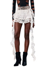 Dantel Püskül Detaylı Bağcıklı Kısa Jean