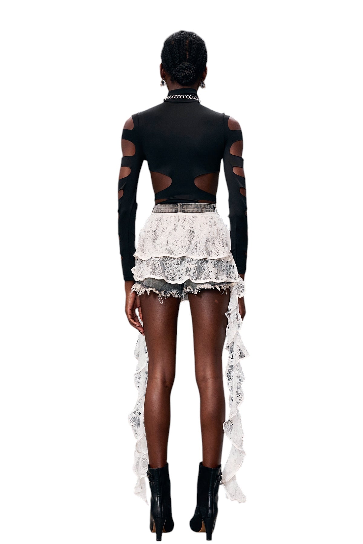 Dantel Püskül Detaylı Bağcıklı Kısa Jean