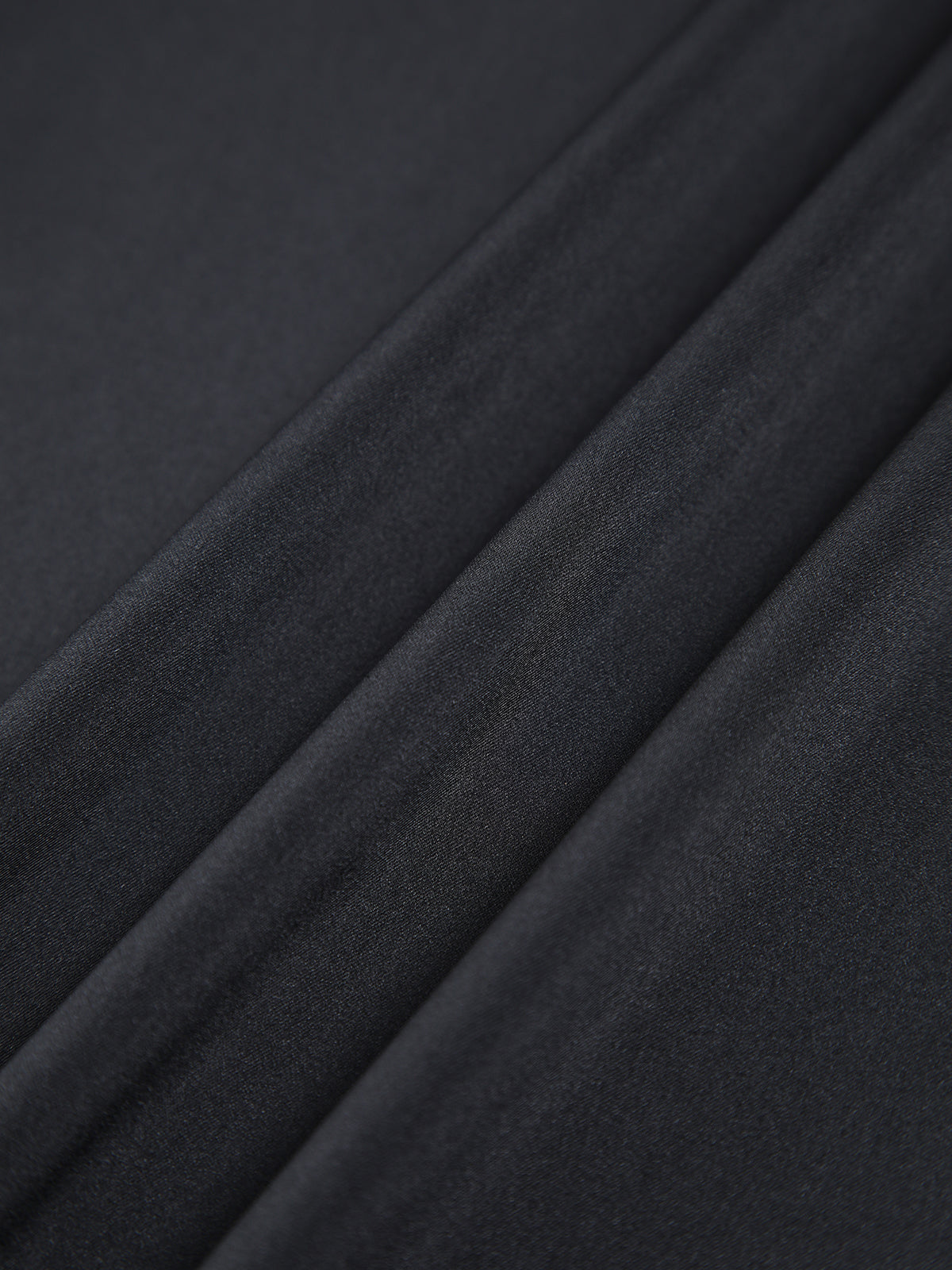 İnci Detaylı Açık Sırtlı Saten Uzun Elbise