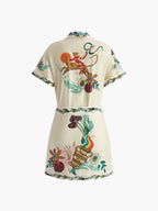 Desenli Yaka Detaylı Kemerli Kısa Elbise