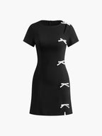 Fiyonk Detaylı Yandan Yırtmaçlı Kısa Elbise