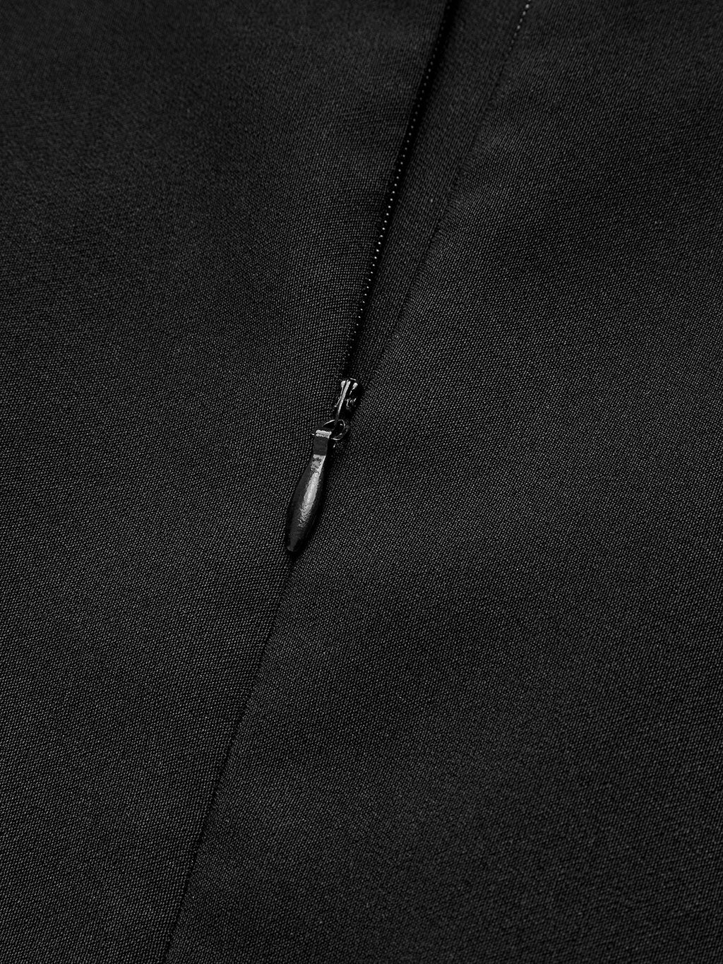 Fiyonk Detaylı Yandan Yırtmaçlı Kısa Elbise