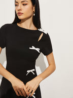 Fiyonk Detaylı Yandan Yırtmaçlı Kısa Elbise