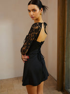 Kare Yaka Dantel Kollu Mini Elbise