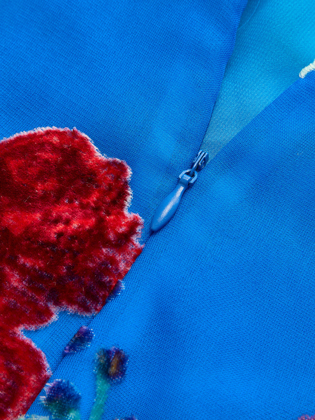 Jakarlı Sırt Dekolteli Halter Elbise