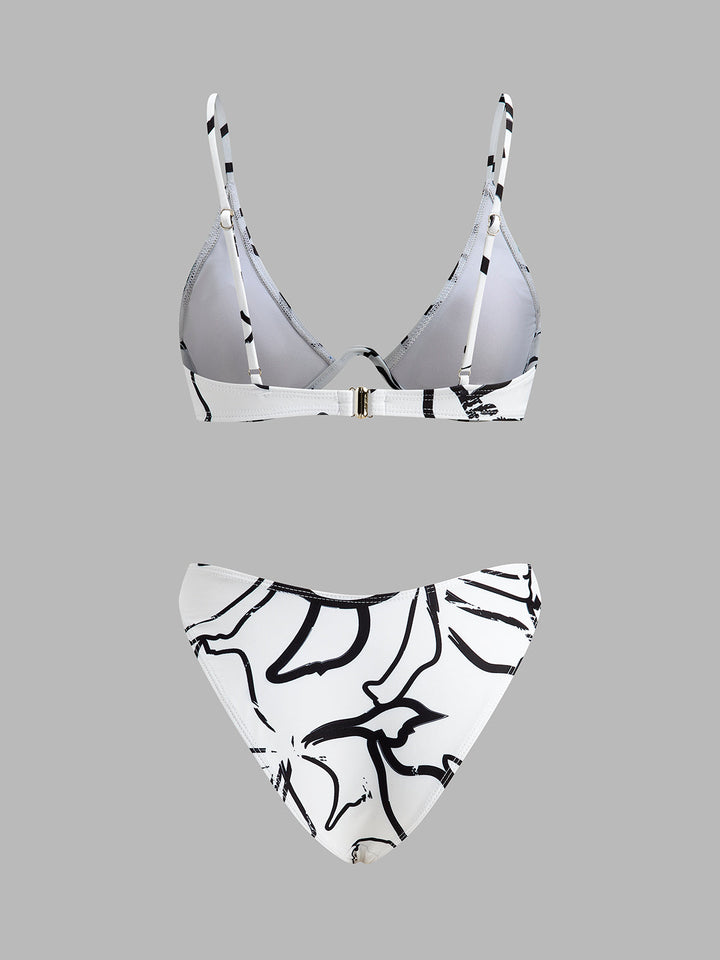 Soyut Desenli Üçgen Bikini Takımı