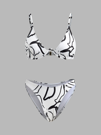 Soyut Desenli Üçgen Bikini Takımı