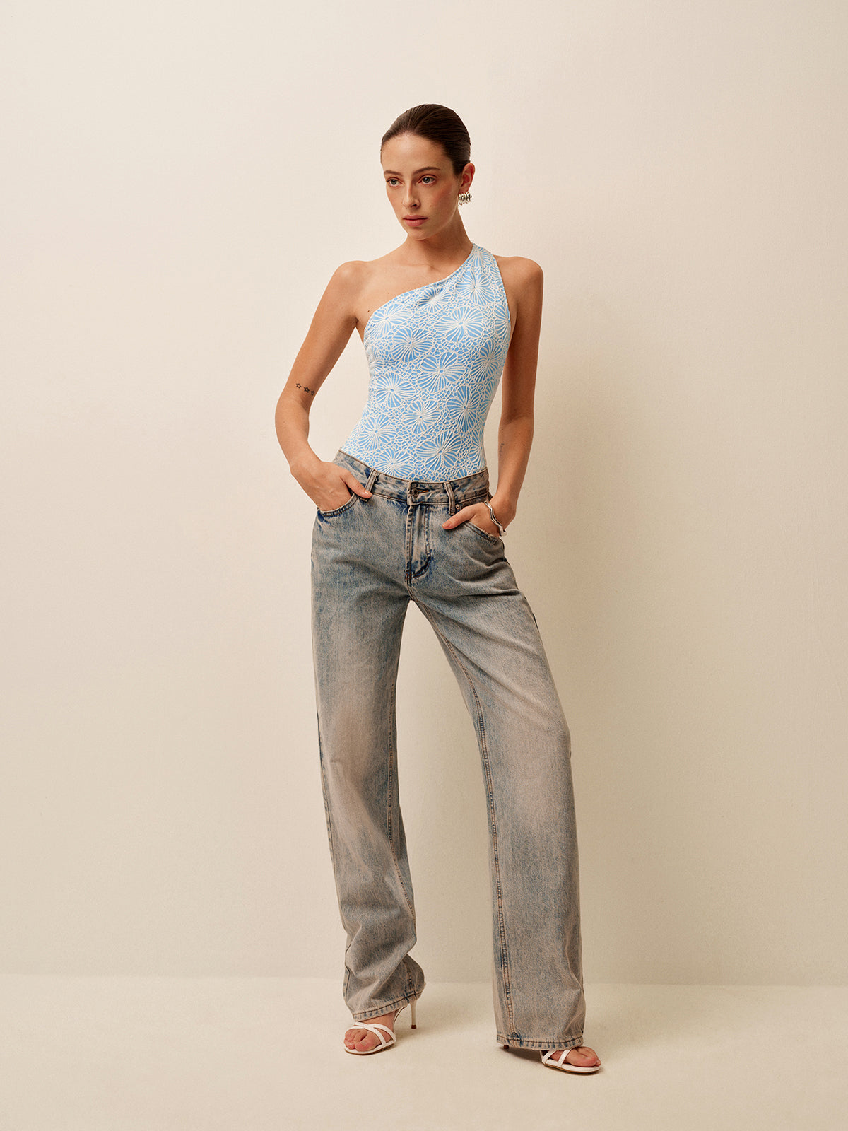 Dantel Kesik Sırt Detaylı Tek Parça Mayo