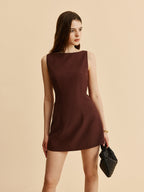 Derin Sırt Dekolteli Kolsuz Fırfırlı Elbise