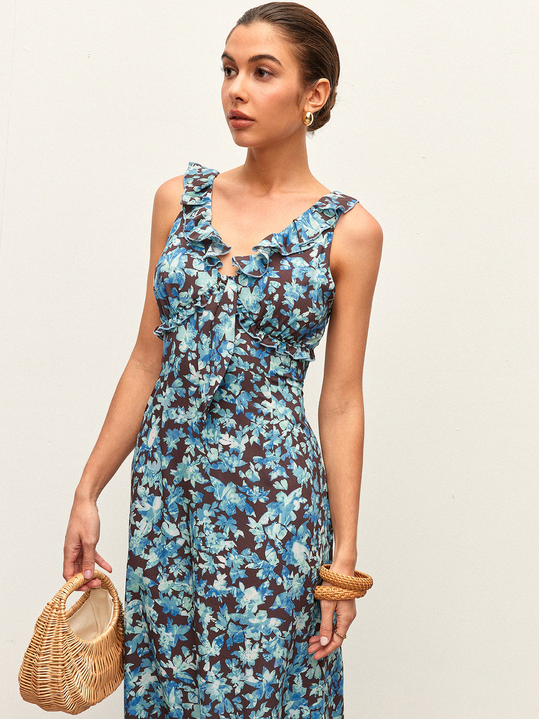 detaylı v yaka midi elbise