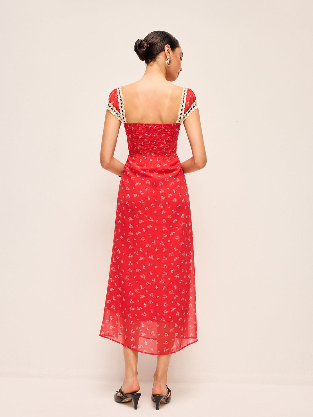 Dantel detaylı midi elbise