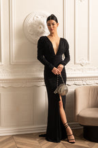 Derin Yaka Dantelli Elbise