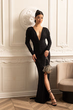 Derin Yaka Dantelli Elbise