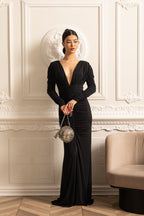 Derin Yaka Dantelli Elbise